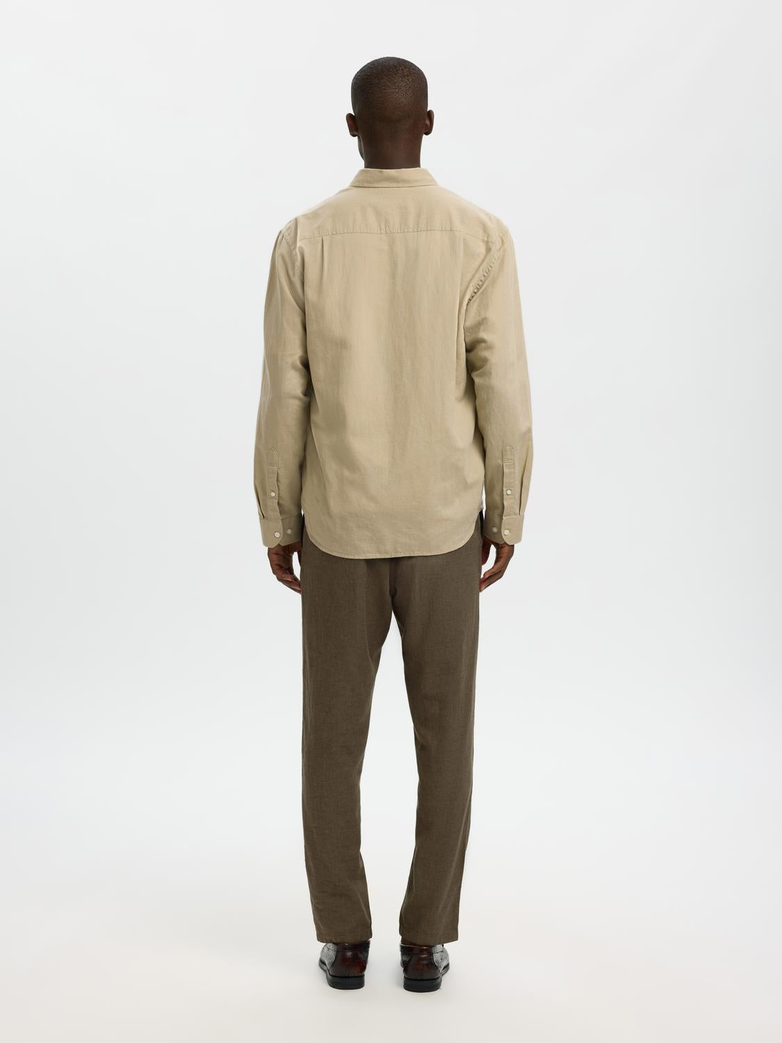 model_shot-back